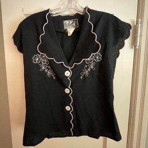 Vintage Fitted Embroidered Foxy-Lady Shirt
